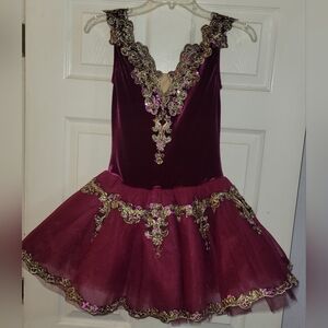 EUC Weissman Women's Burgundy Ballet Dance Costume With Gold Accents Tulle